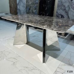 Bàn Ăn Tam Giác Đối Xứng